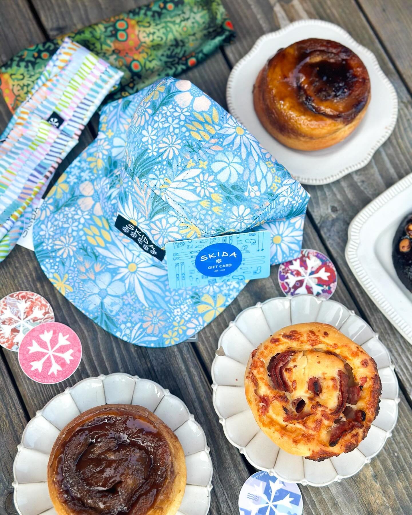 GIVEAWAY ALERT!!! ‼️‼️

There are few Vermont brands that I love more, or have more respect for, than @skidagram . So I am thrilled to partner with them for a collab. Skida is generously offering 20 $10 gift cards to the first 20 folks who come in to