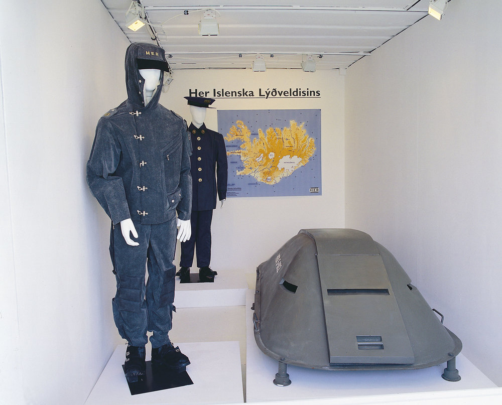HER – The Icelandic Army, interior of the display container at Manifesta 4, Frankfurt am Main 2002