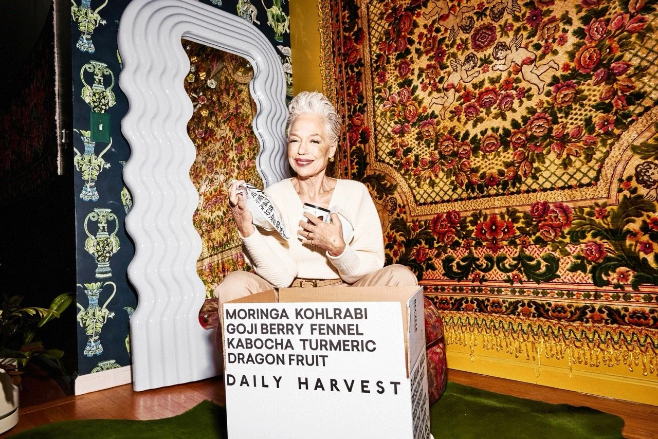 101223-pl-UnBoxing-gif-3142 Large.jpeg