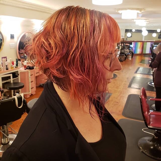 New color for Karin inspired by autumn leaves! Cut and color by @adriennescissorhands. Book now for your new autumn look: styleseat.com/adrienneazzara .
❤🍂🍁🎃
.
.
#scissorsofmercy #sanfranciscohair #glamaramasalon #alternativehaircolor #autumnvibes