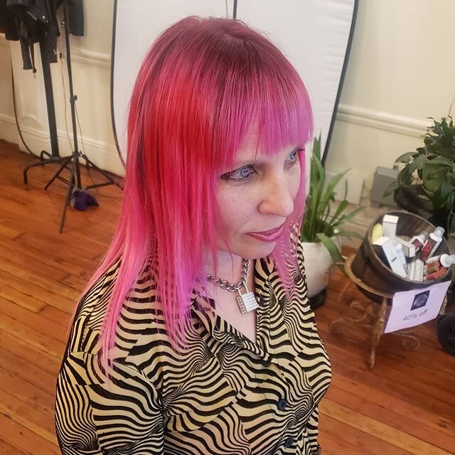 Pretty in pink, lovely local legend punk singer Chelsea Rose came by for a little twist on her signature pink locks: Burgundy shadow root with a color melt of hot pink and red! Thanks Chelsea!! 💕💓
Book now for your new spring looks!
Styleseat.com/a