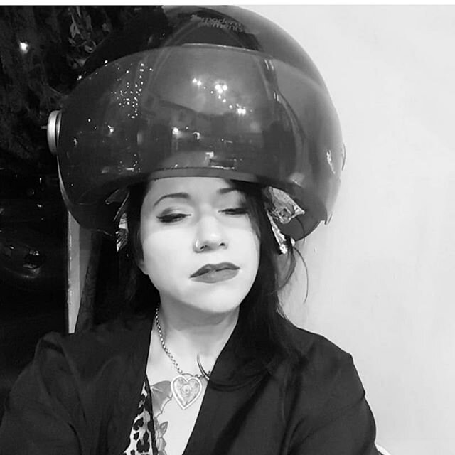 On cold rainy days I wish I had one of these dryers at home!
.
.
.#scissorsofmercy #salonselfie #vintagehairdryer #gothhair #gothhairdresser #sanfranciscohair #highlights #fantasyhaircolor #sfgoth