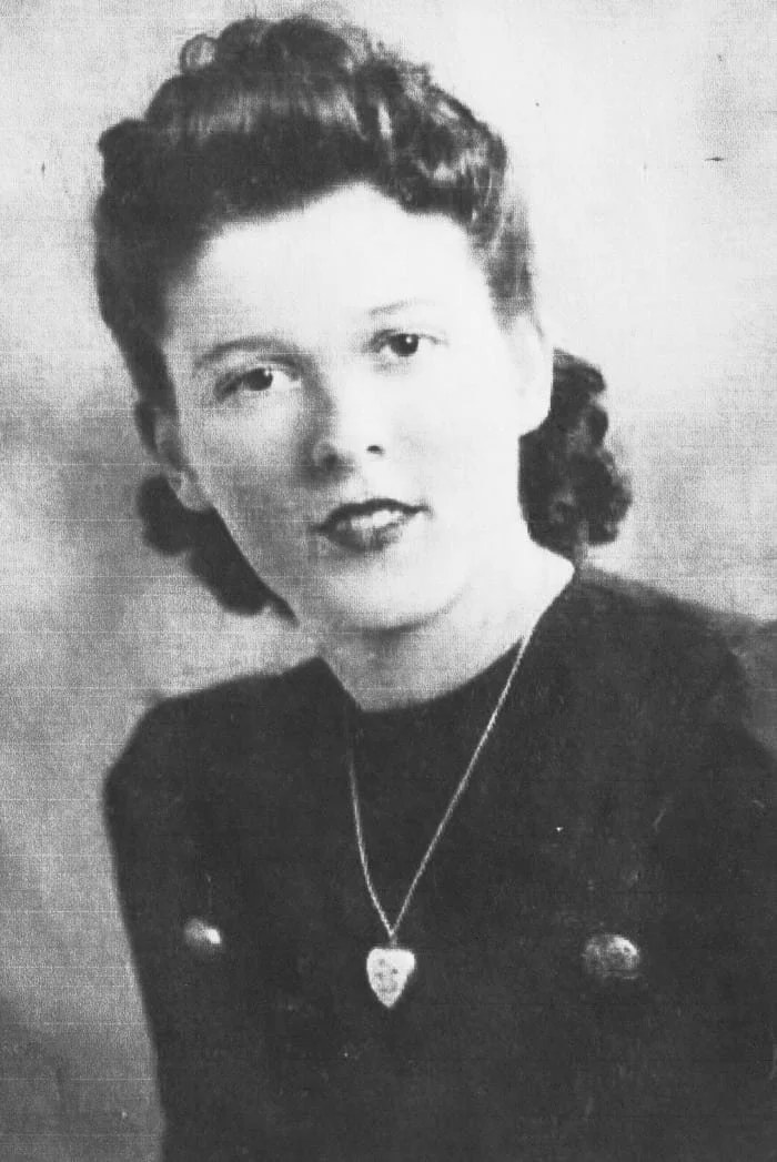 101 Alice-Parker-Walter-Olesky-Alamy-Stock-Photo.jpg