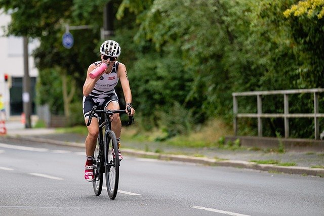 cycling-8215973_640.jpg