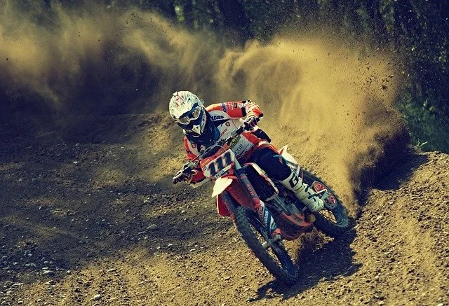 dirt-bike-1868996_640.jpg
