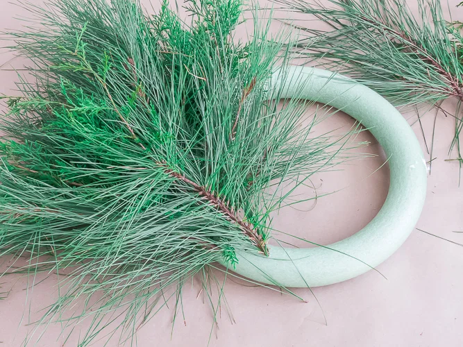 DIY Christmas Wreath 5.jpg