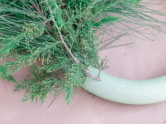 DIY Christmas Wreath 6.jpg