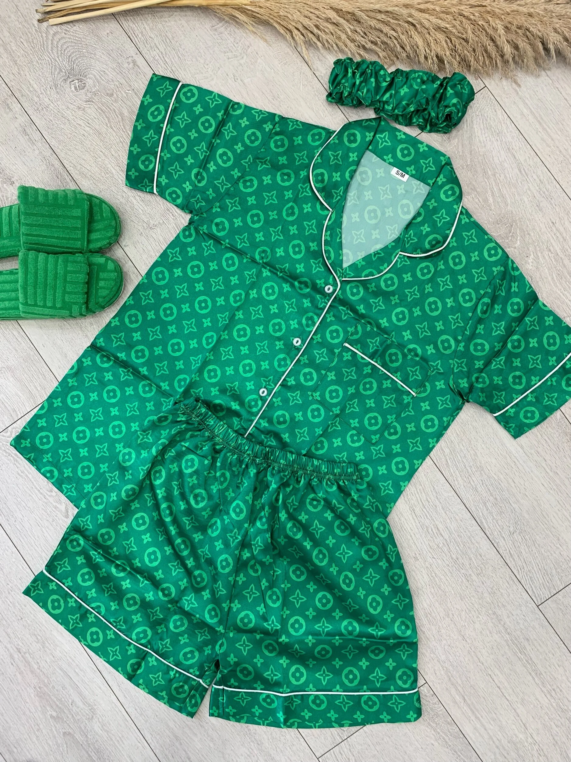 02471941-1594-436A-B92E-75449F0F5832