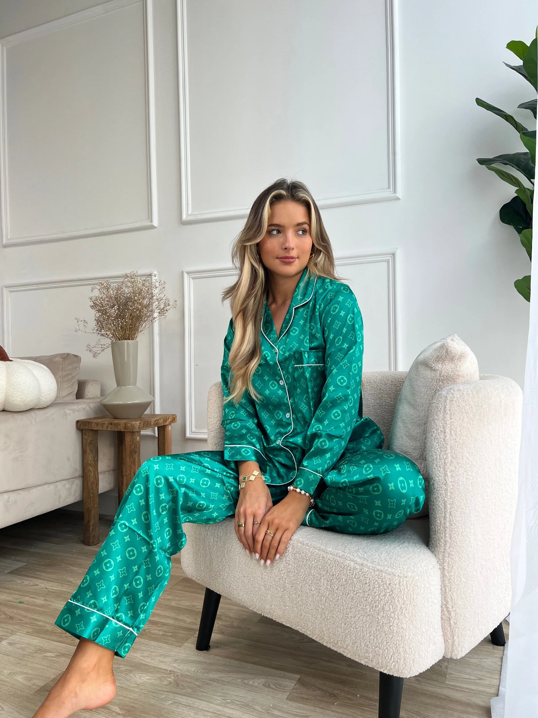 AE279EAB-BEA8-4BC8-9A87-92983E3D82E2