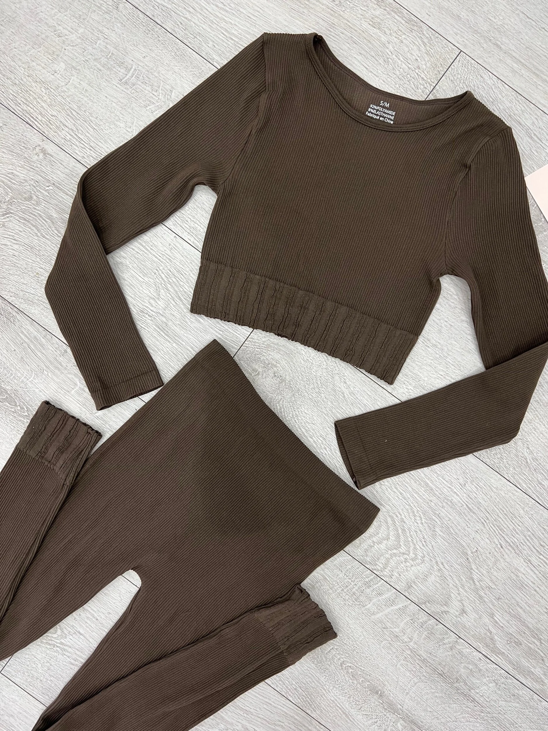 9B87B083-B0B8-42CE-A2D6-7FCA826CB5F2