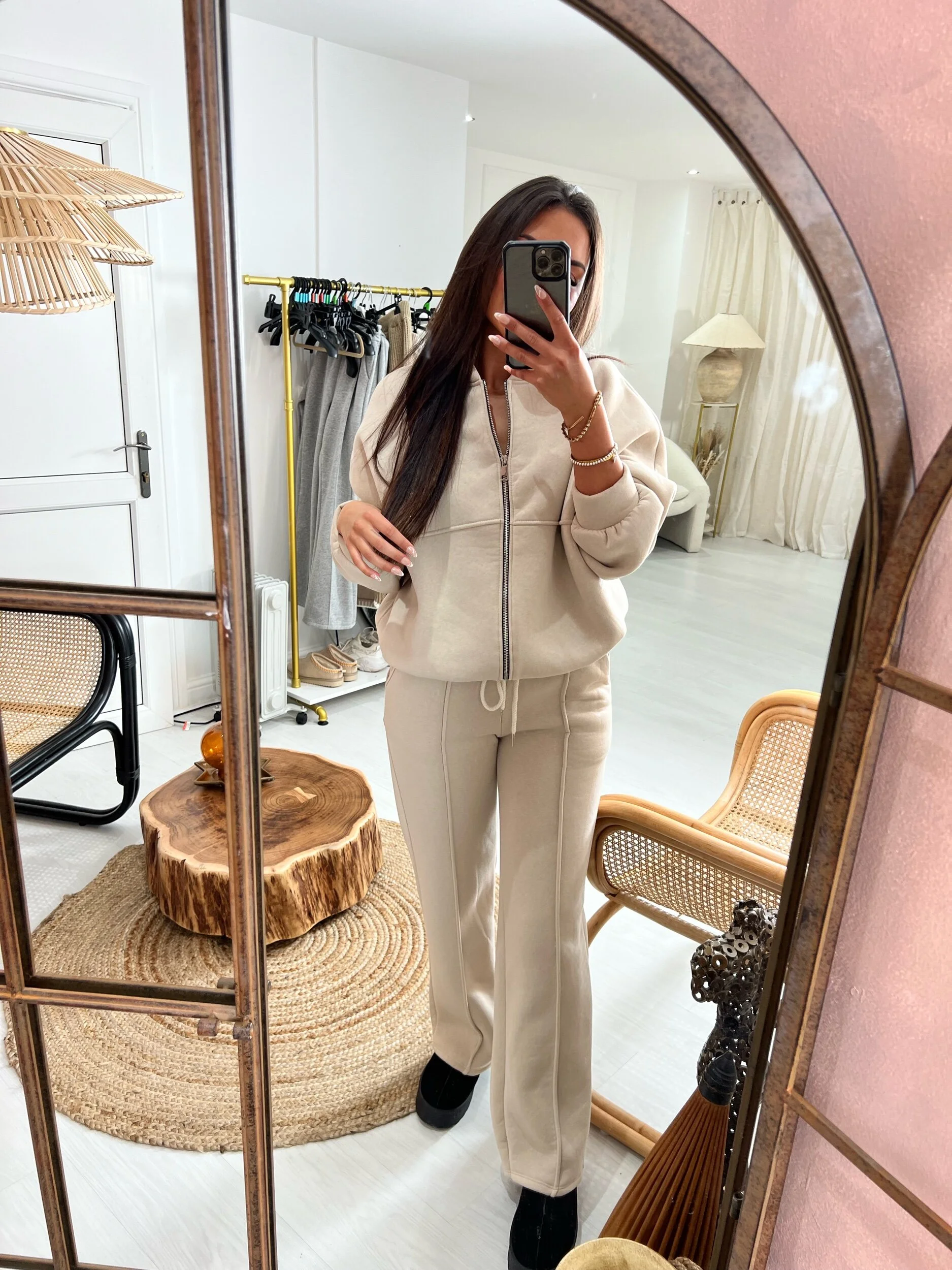 4D7FAB6C-A843-4F99-B146-2A59FD5D0DD7