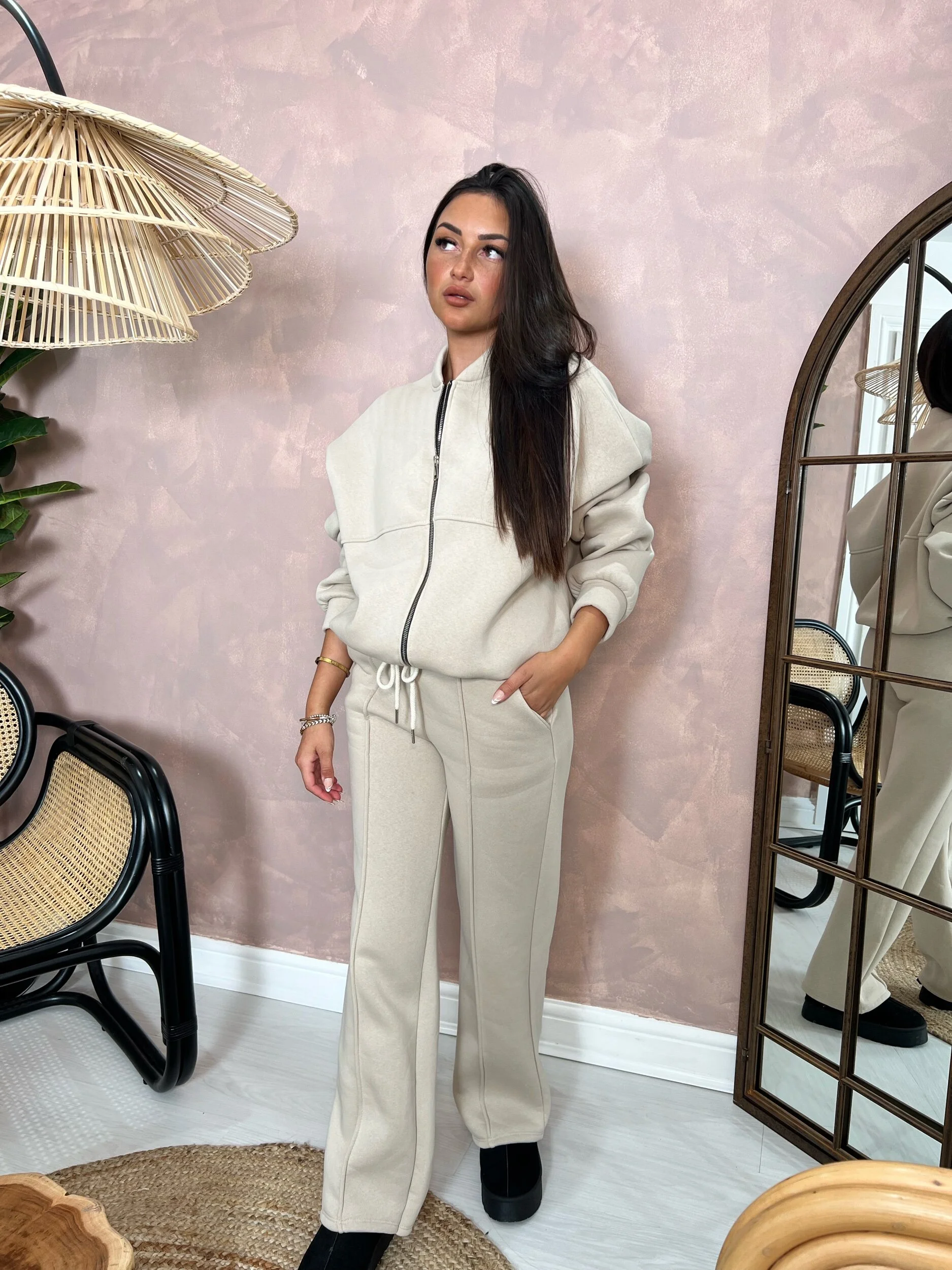 2550F233-448F-4A14-B605-2C371A0560B6