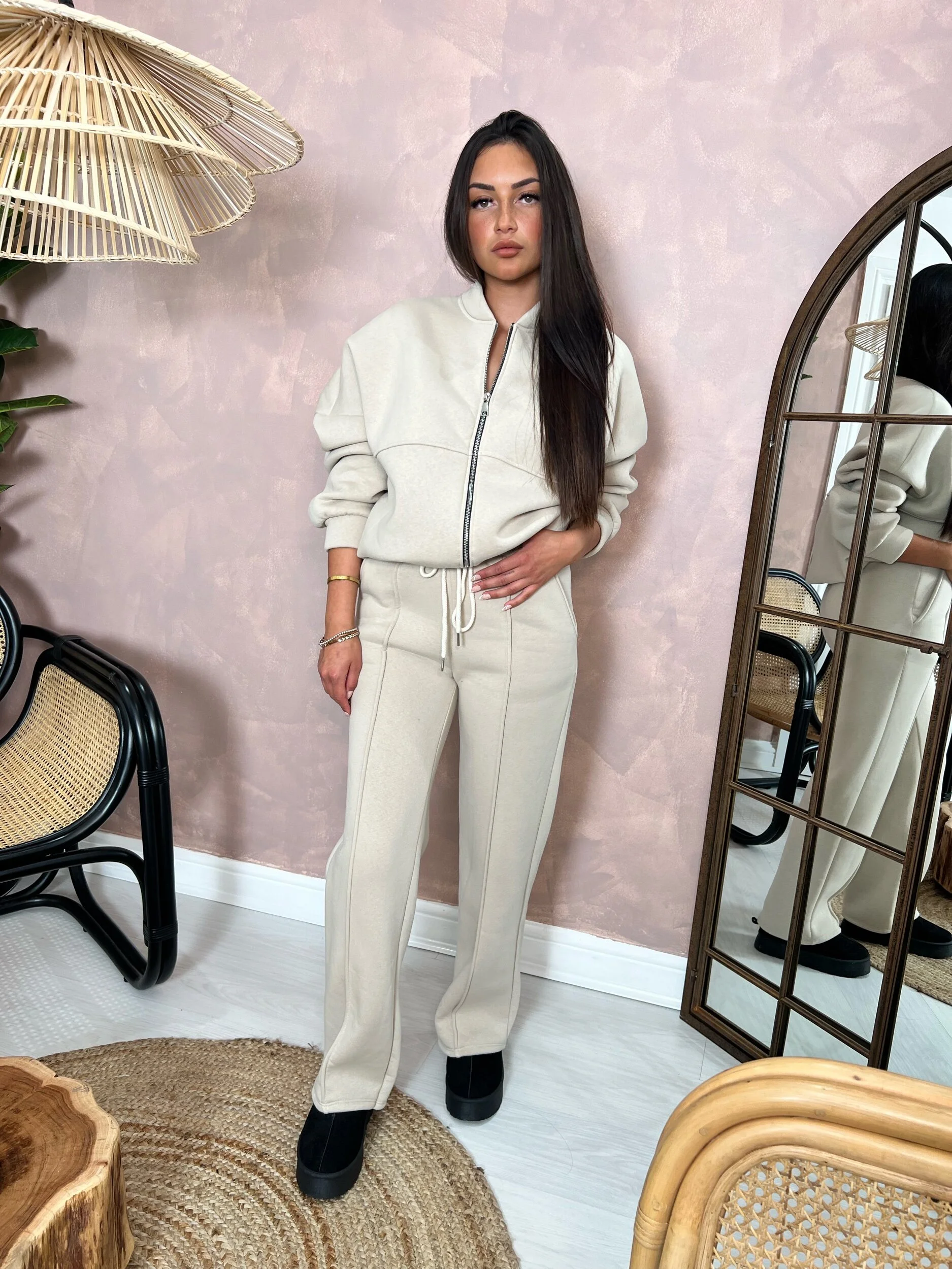 5A66C962-3BB5-431D-AF96-5D38A06BC967