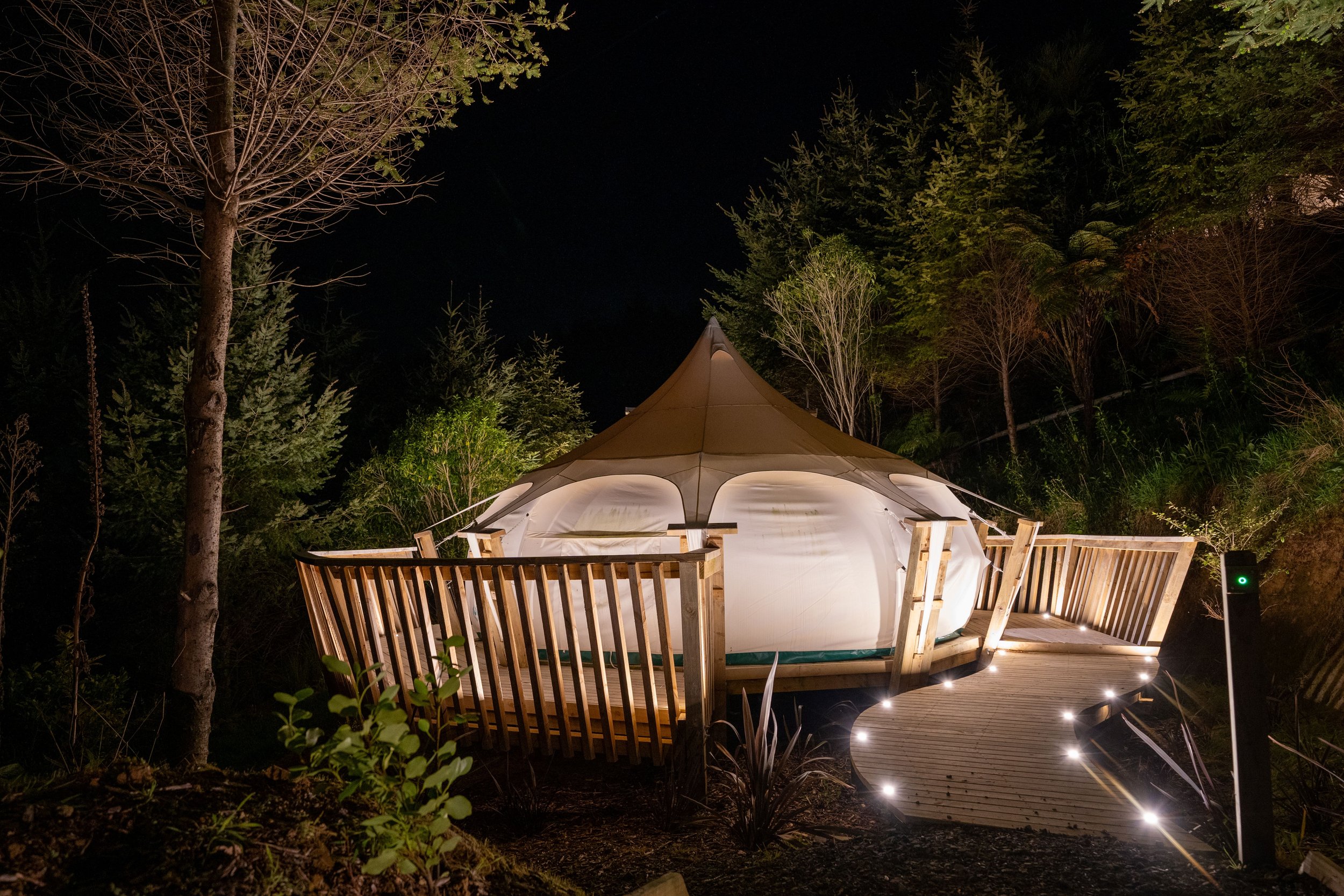 Yarn_Dirtfarm_glamping_night-17_resize.jpg