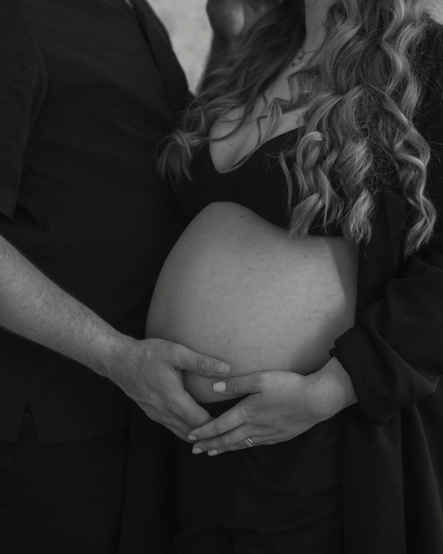 Maternity photos are a special way of capturing a sweet time of expecting a little miracle 🤍