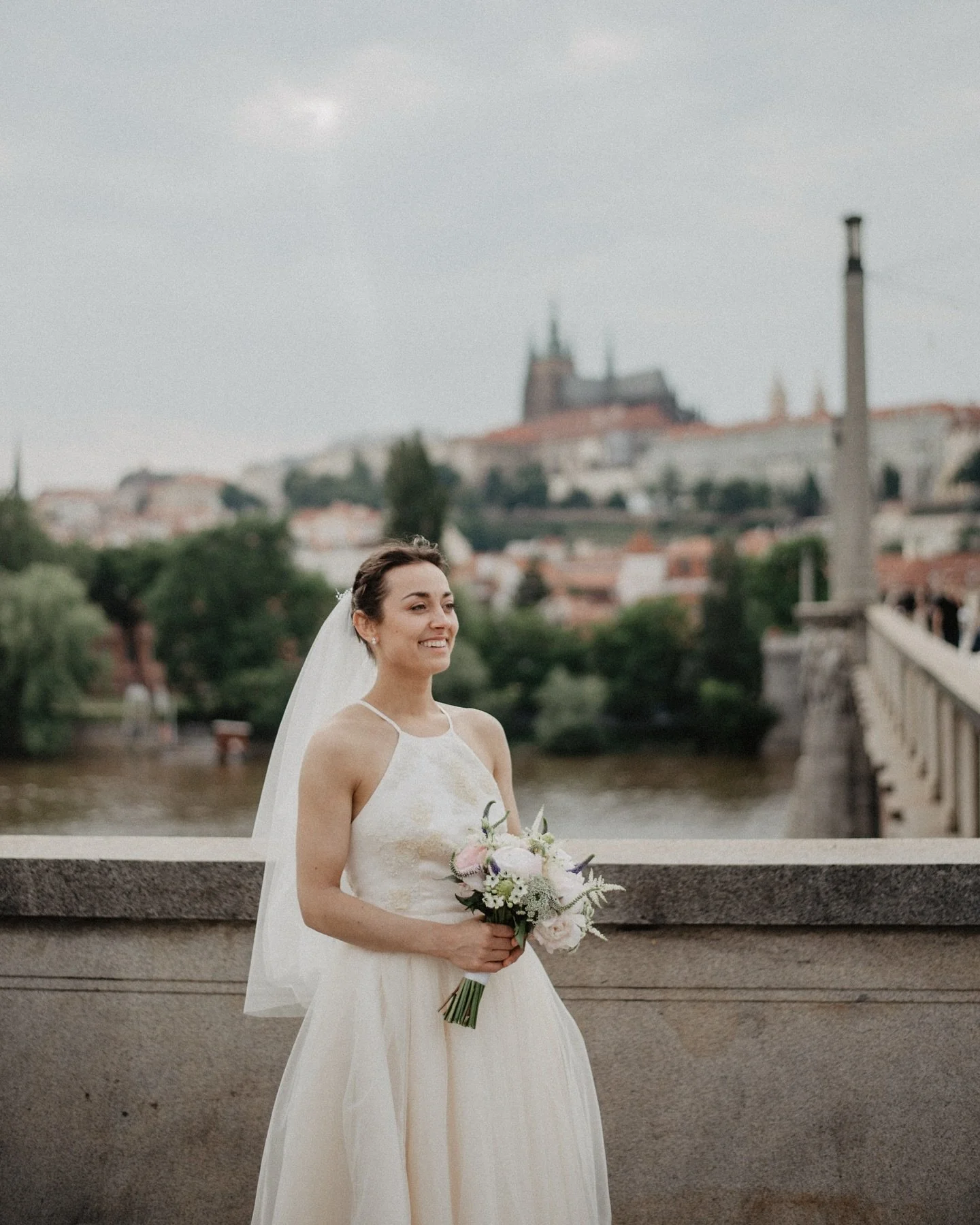A beautiful bride on her big day 💐
&bull;
Still taking bookings for 2025 🫶🏼