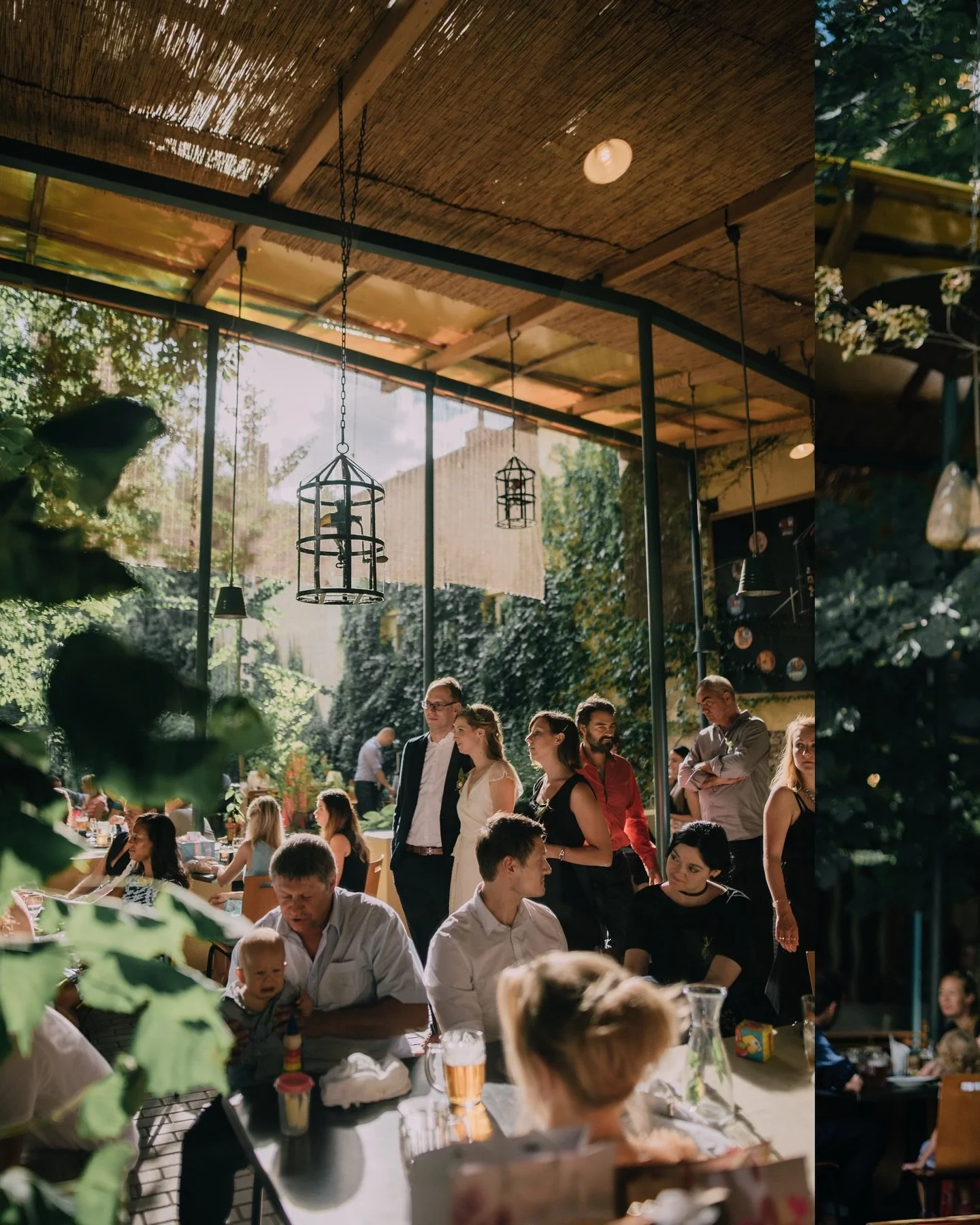 A wedding celebration can be laid-back and relaxed&mdash;it doesn&rsquo;t always have to be formal. I love when couples choose a more casual, easygoing atmosphere. This wedding was the perfect example of a beautifully chill and enjoyable event! 🎈
&b