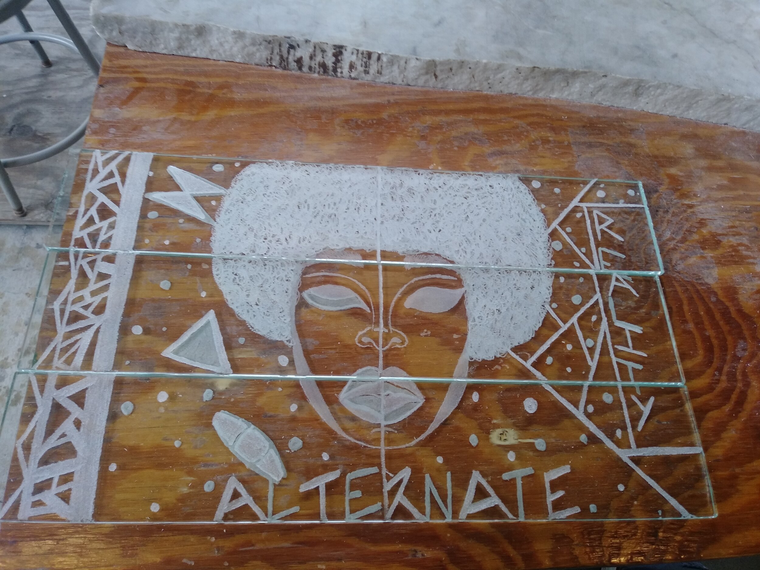 "ALTERNATEθREALITY"