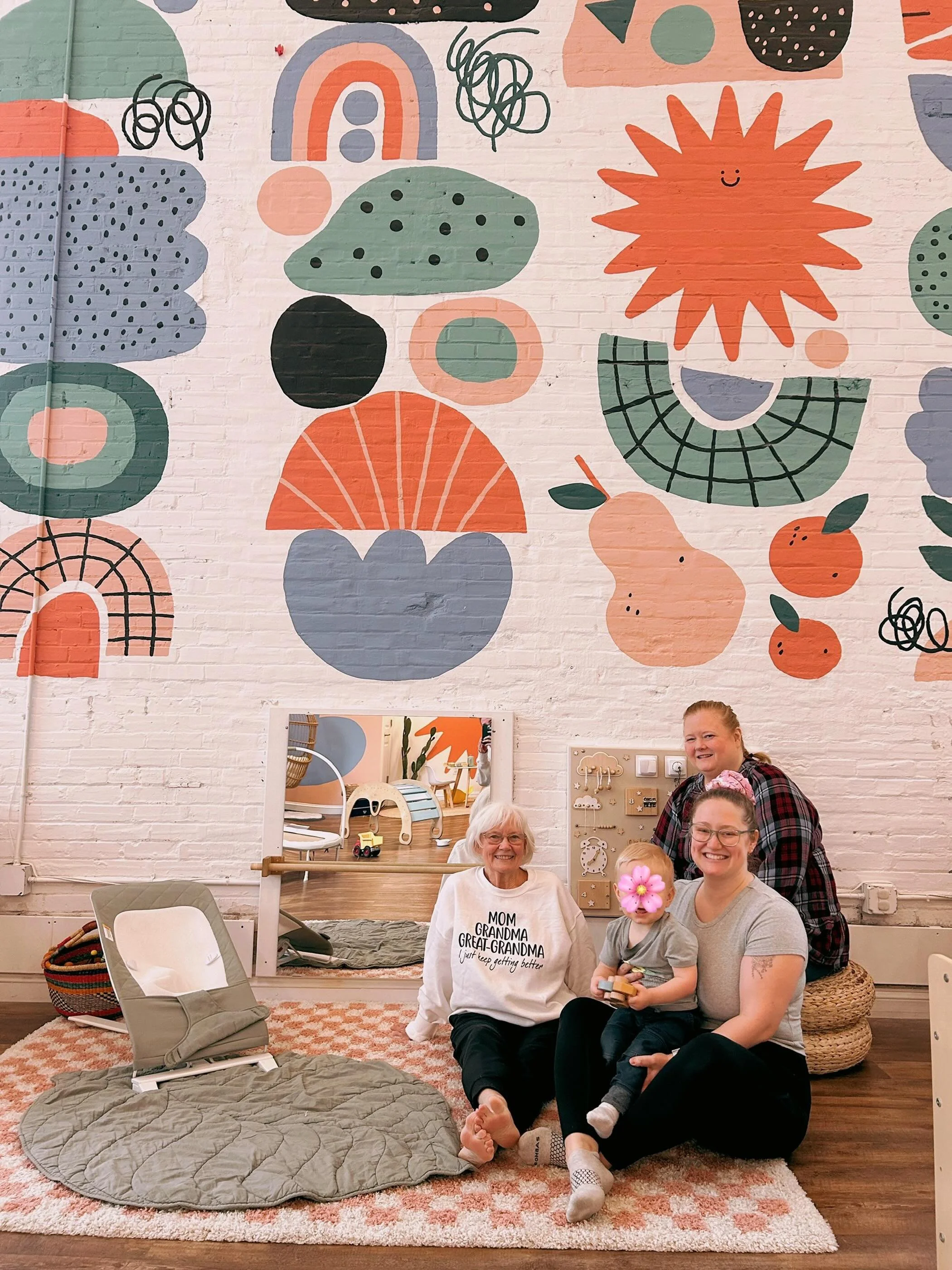 Four generations of love, all in one frame. 🌸

It has been so special watching families start to gather this past week in preparation for Mother&rsquo;s Day&rsquo; weekend. Seeing different generations come together reminds us why capturing these mo