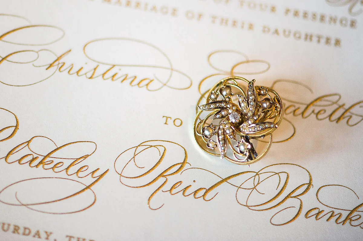 gold engraved invitation / Grace Calligraphy