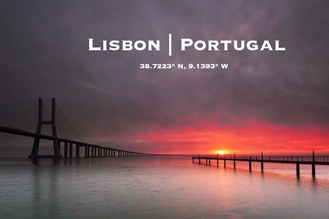 Sunrise along the waterfront in Lisbon. Featuring the 25 de Abril Bridge. // Image by: Luis Poitevin