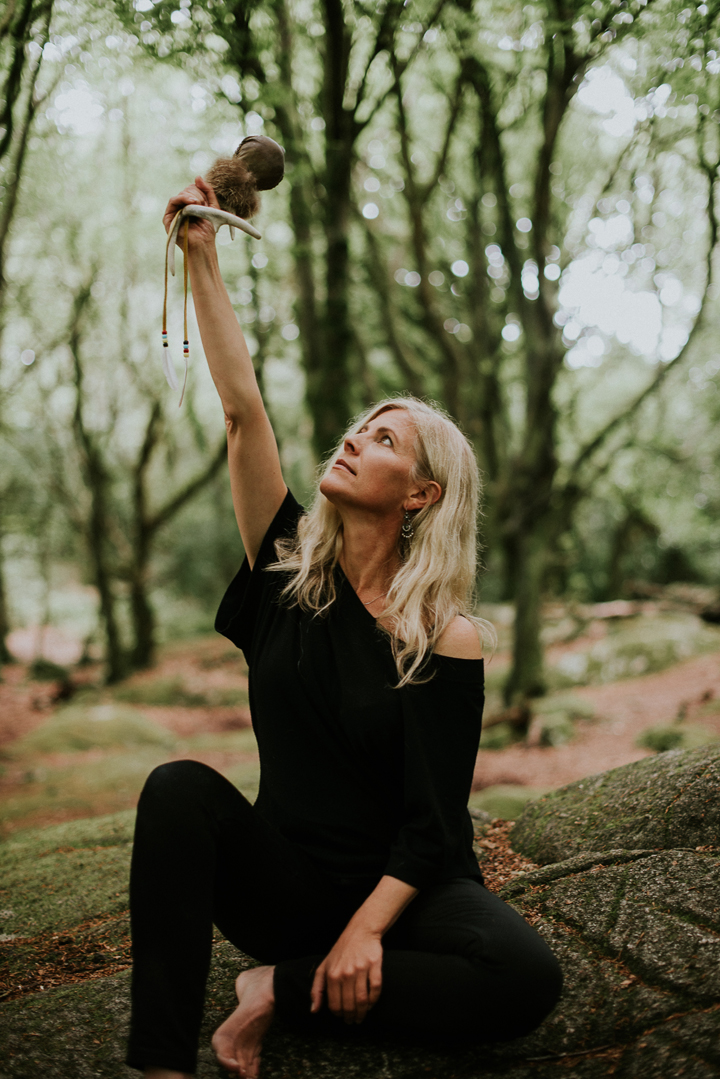 "If women remember that once upon a time we sang with the tongues of seals, and flew with the wings of swans, that we forged our own paths through the dark forest while creating a community of its many inhabitants, then we will rise up rooted, like trees." (S. Blackie) photo, Saibh Egan