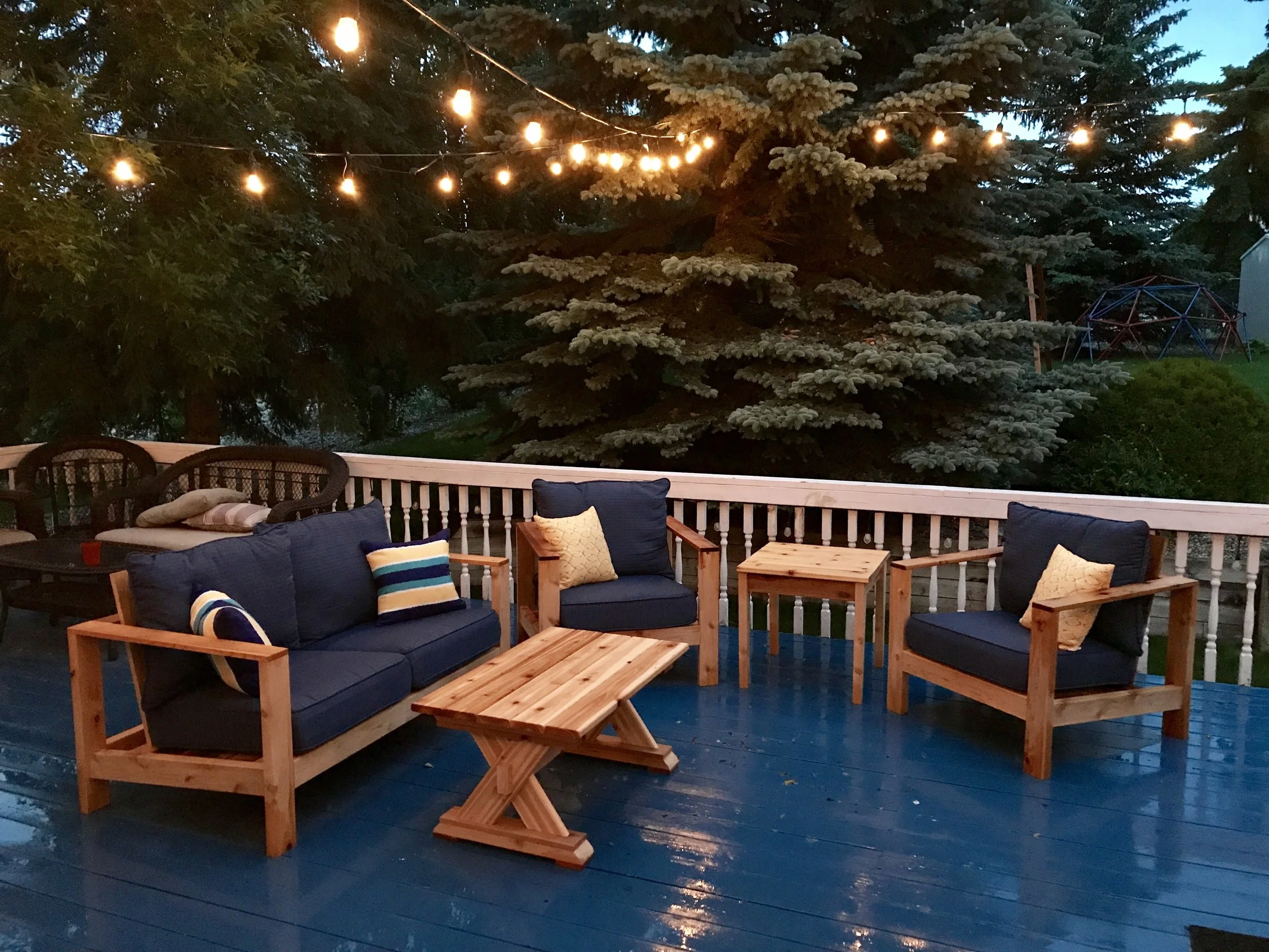 Cedar Patio Furniture Under Lights