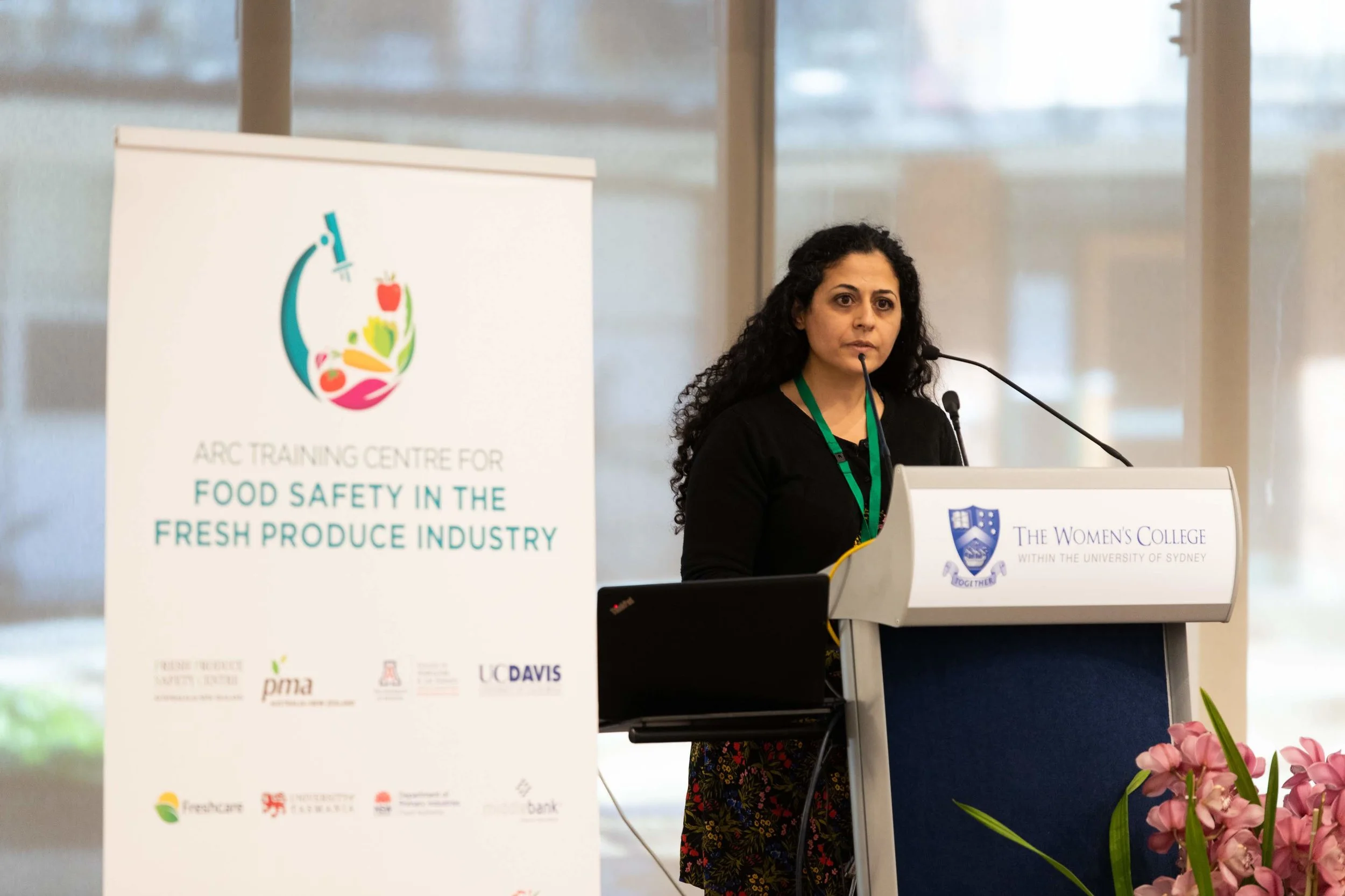 Dr Hayriye Bozkurt Cekmer presenting her research at 2019 Industry Partners' Day