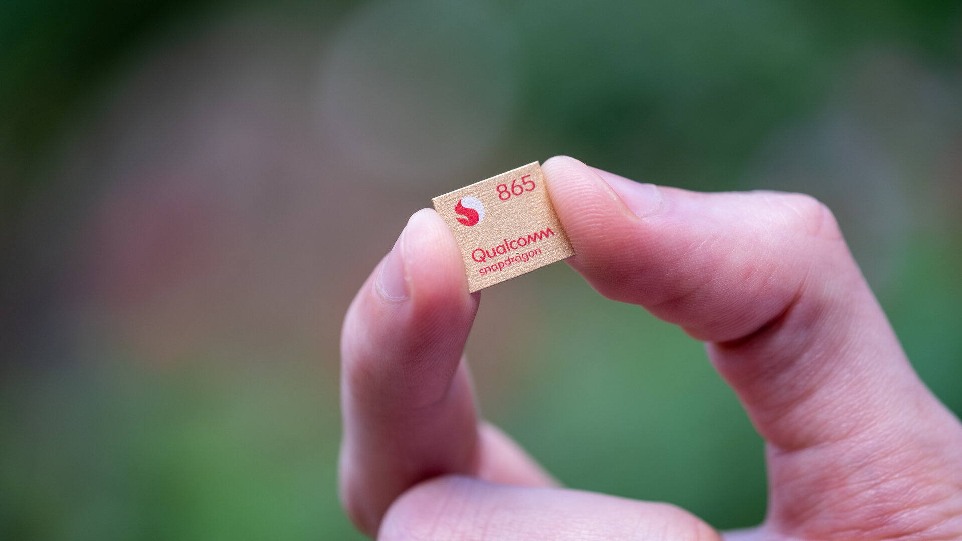 What's driving the Snapdragon 865? Two gigapixels.