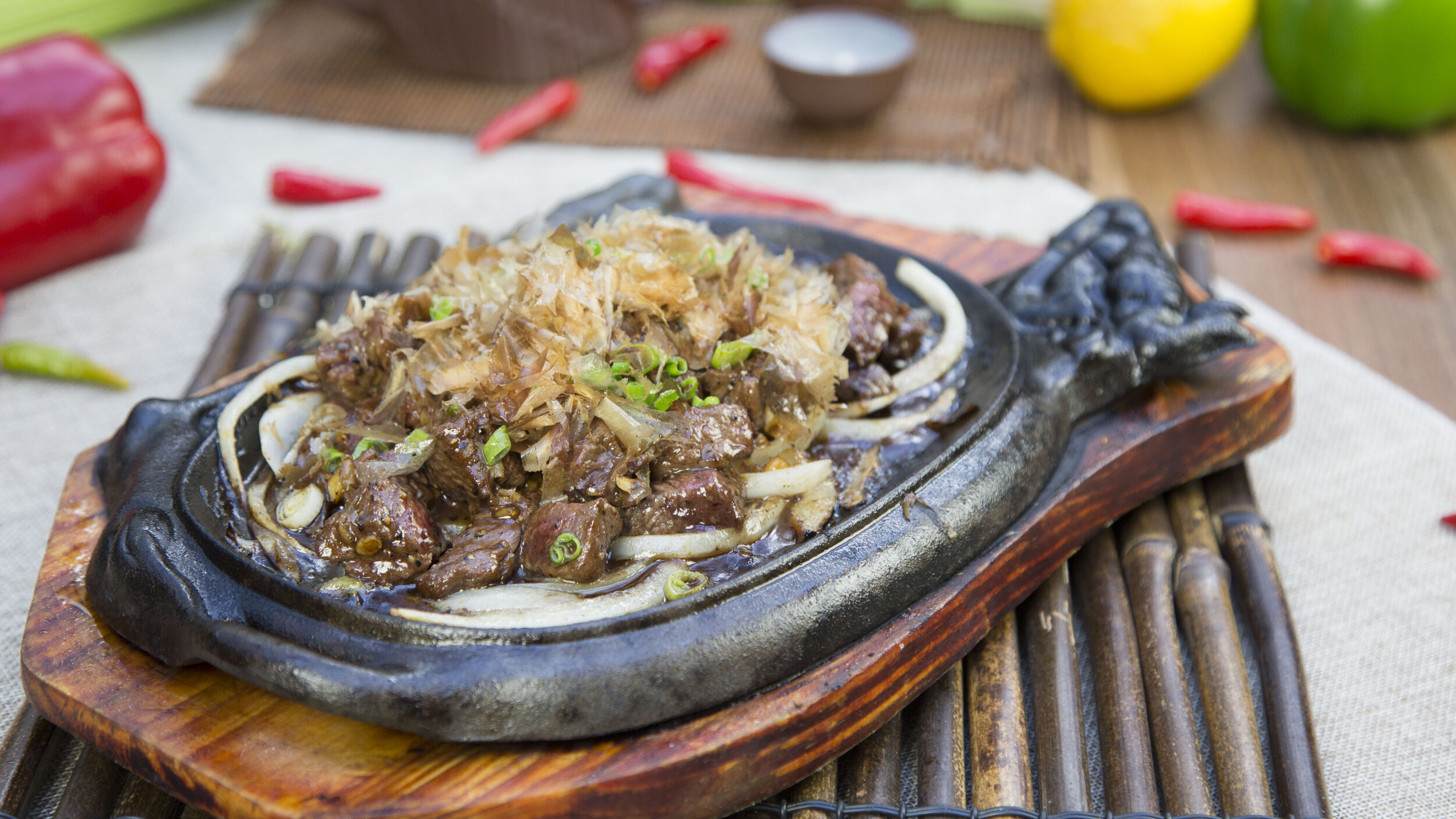 荤食 meat 金蒜铁板牛肉粒 sizzling chunked beef w.black pepper .jpg