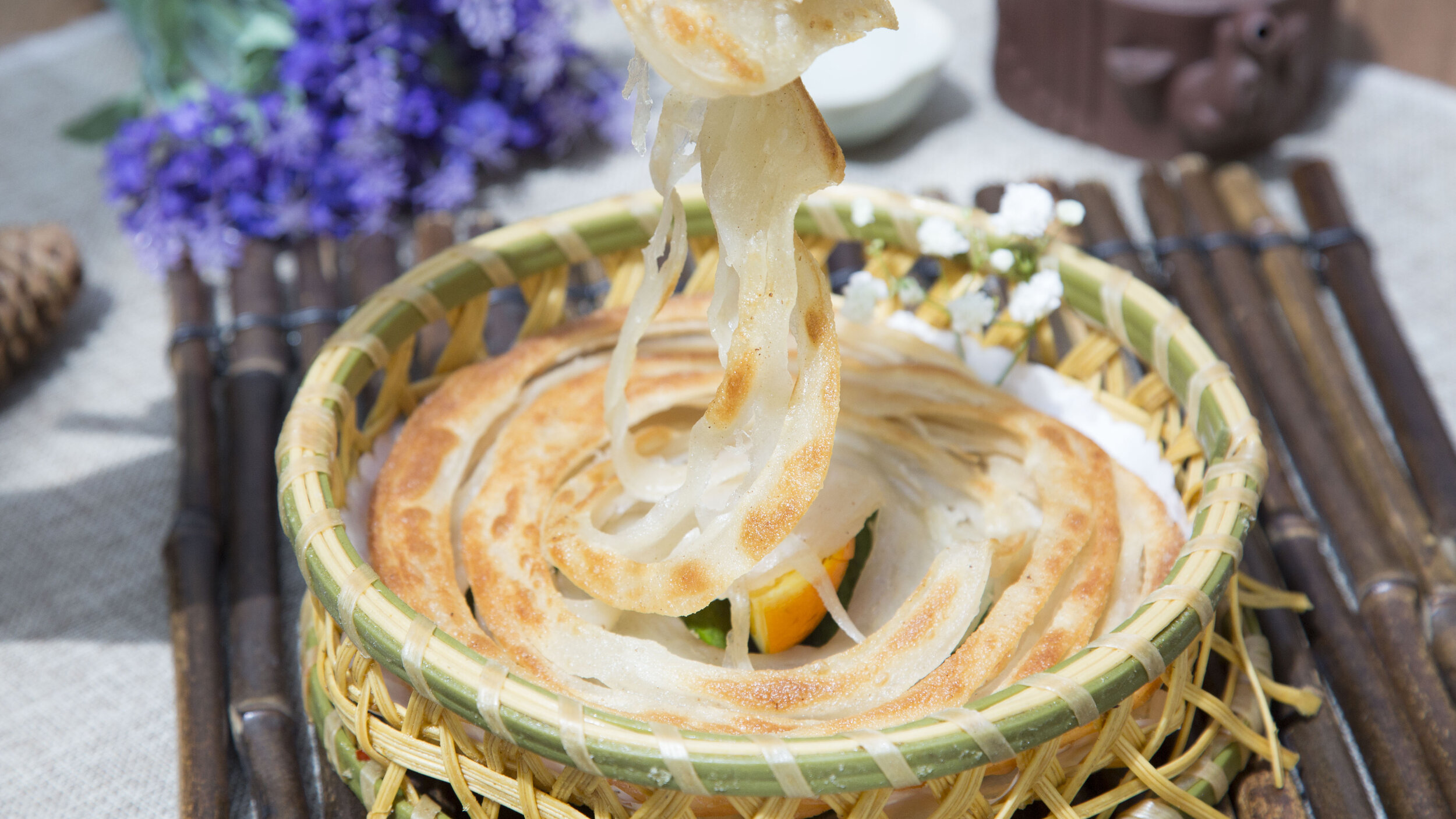 主食 special staples food 招牌手抓饼 handmade thousand layers pancakes .jpg
