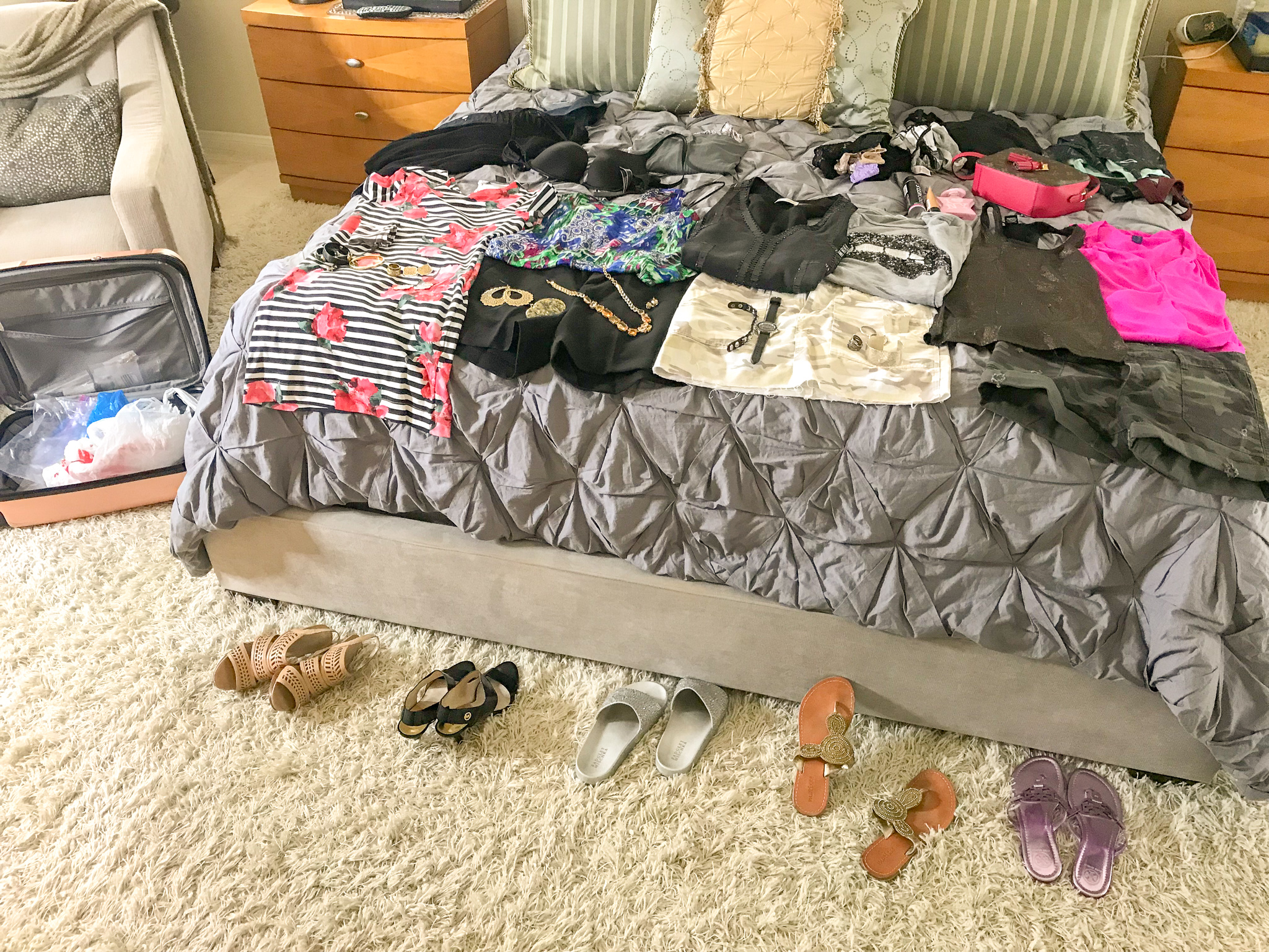 Pick accessories per look