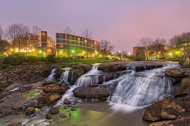 Finally got around to photograph the beautiful Reedy river falls in Greenville downtown. #fallspark #greenvillesc #greenvilledowntown #reedyriver #reedyriverfalls #d850 #sunset #waterfalls #colors #clemsonuniversity