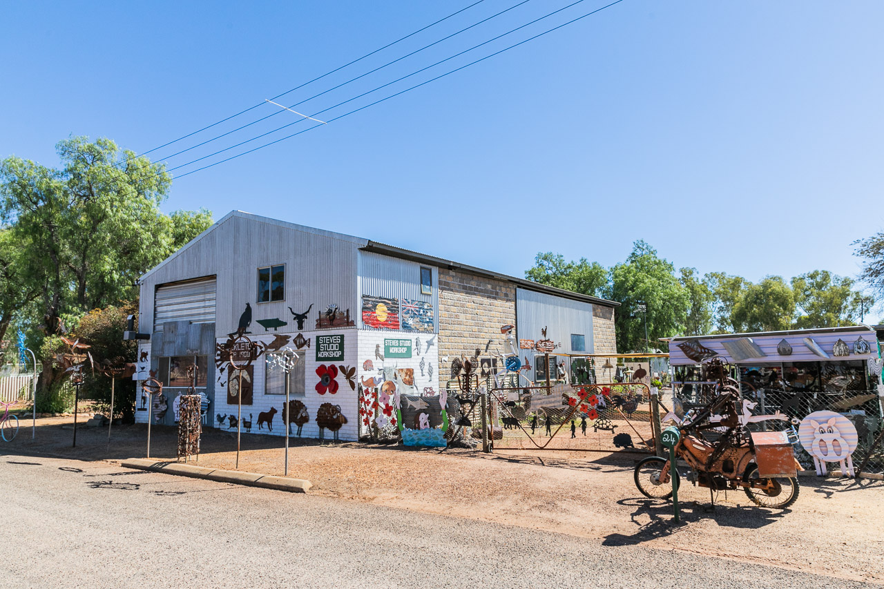 Shackleton artist, in the Wheatbelt, Western Australia