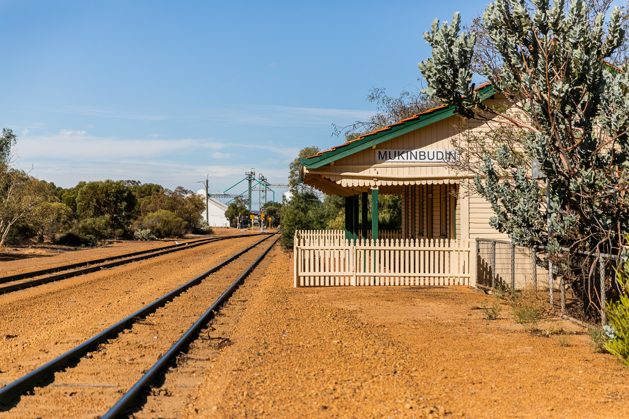 Mukinbudin train station with the grain silos in the background