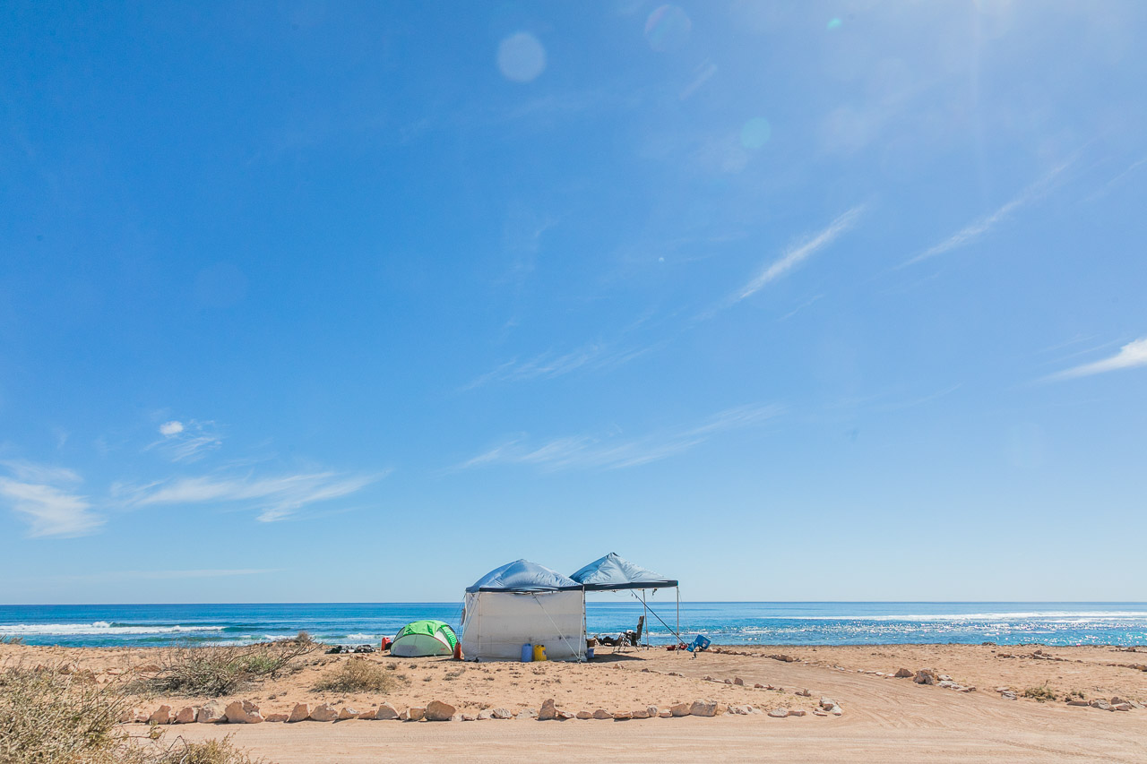 Camping on the cliff tops at Gnaraloo near Carnarvon in Western Australia