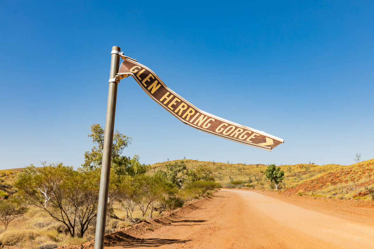 The sign to Glen Herring Gorge, Marble Bar