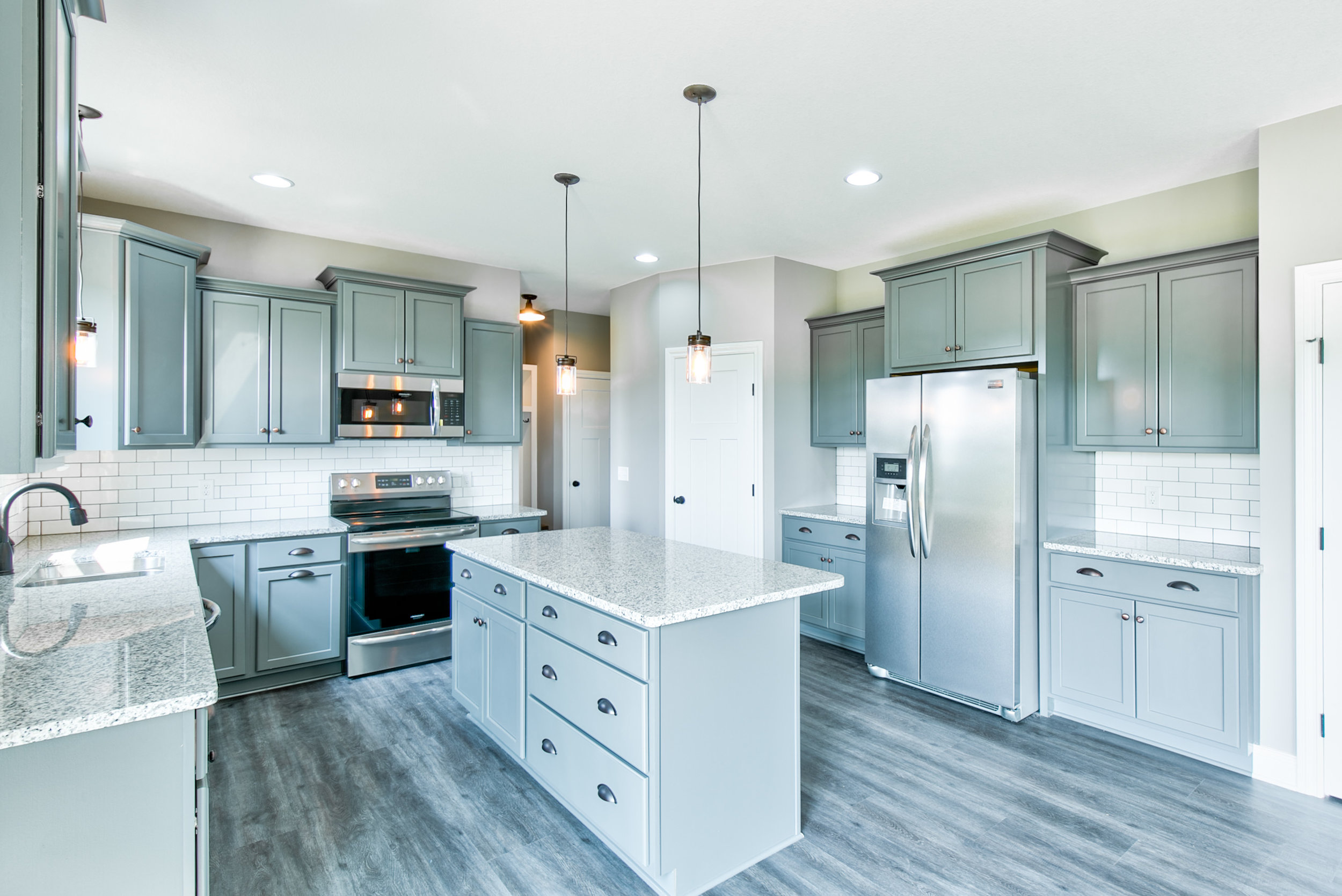 Kitchen2.jpg