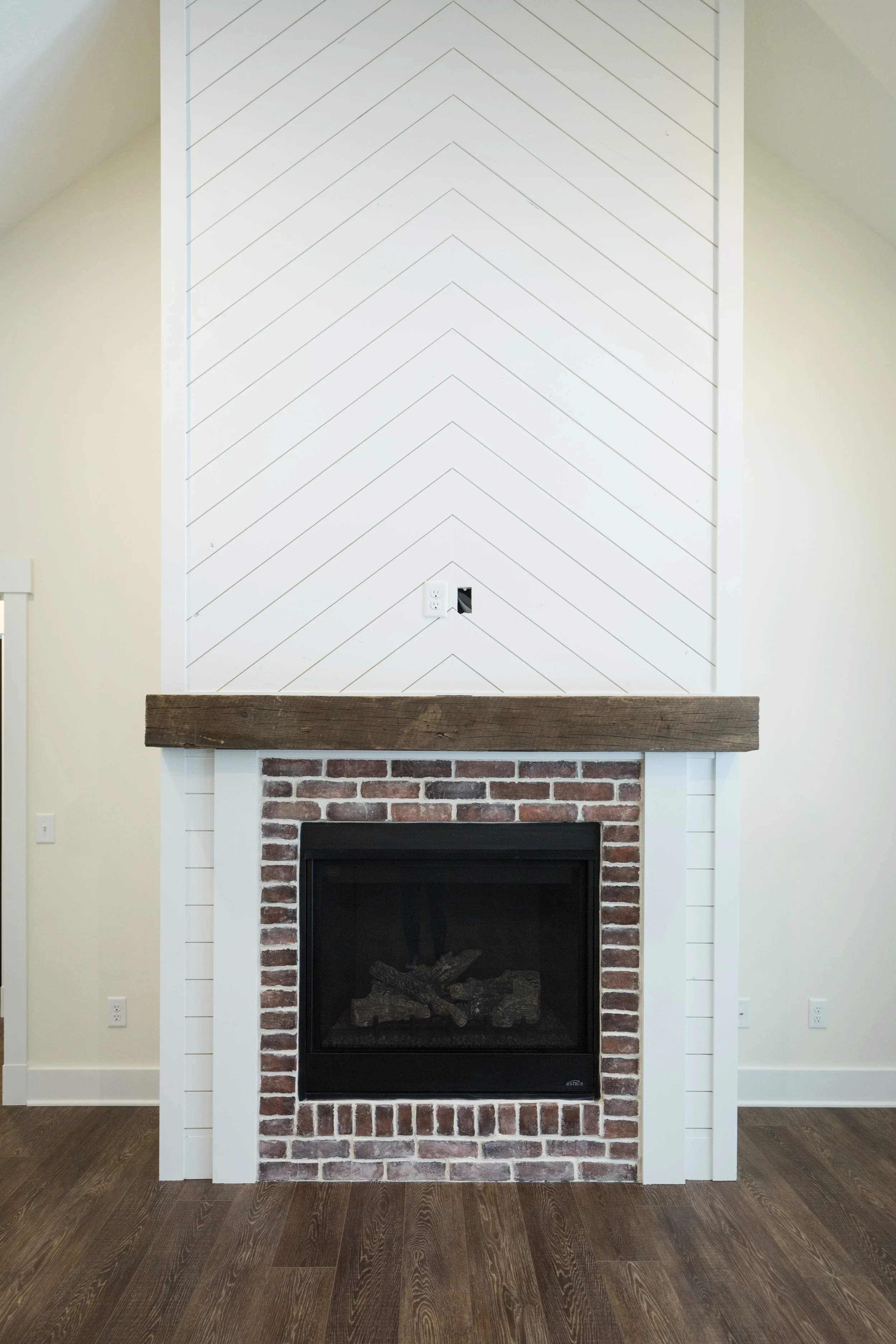 Fireplacenofire2.jpg