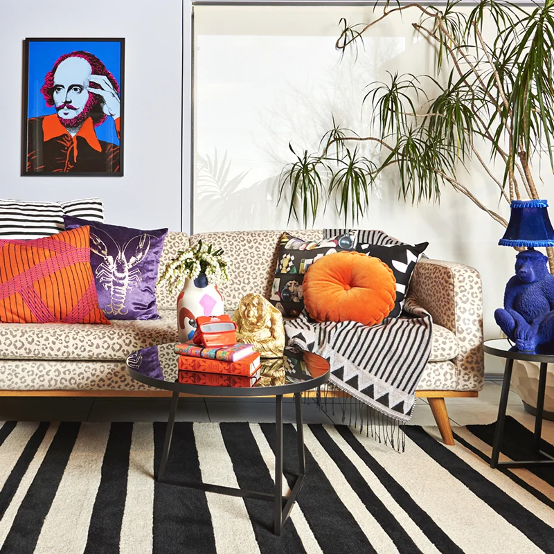 Evie Kemp x Dulux Evie is proud to be a Dulux NZ ambassador and regularly represents and showcases Dulux colours through interior styling and design, as well as collaborating on art direction and graphic design.