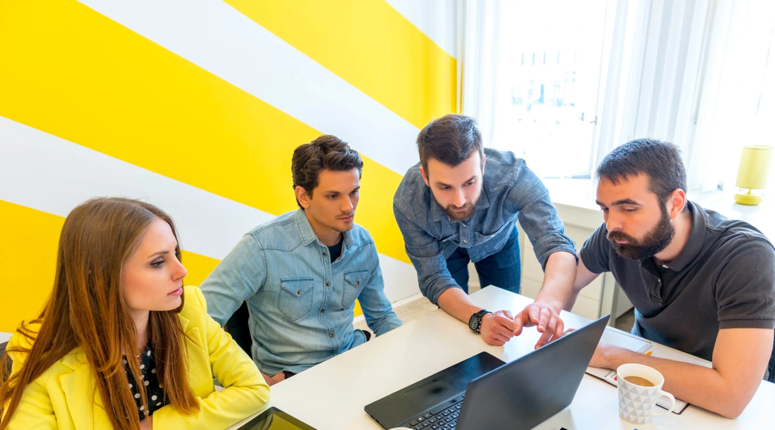 Top 5 Reasons to Work Abroad 