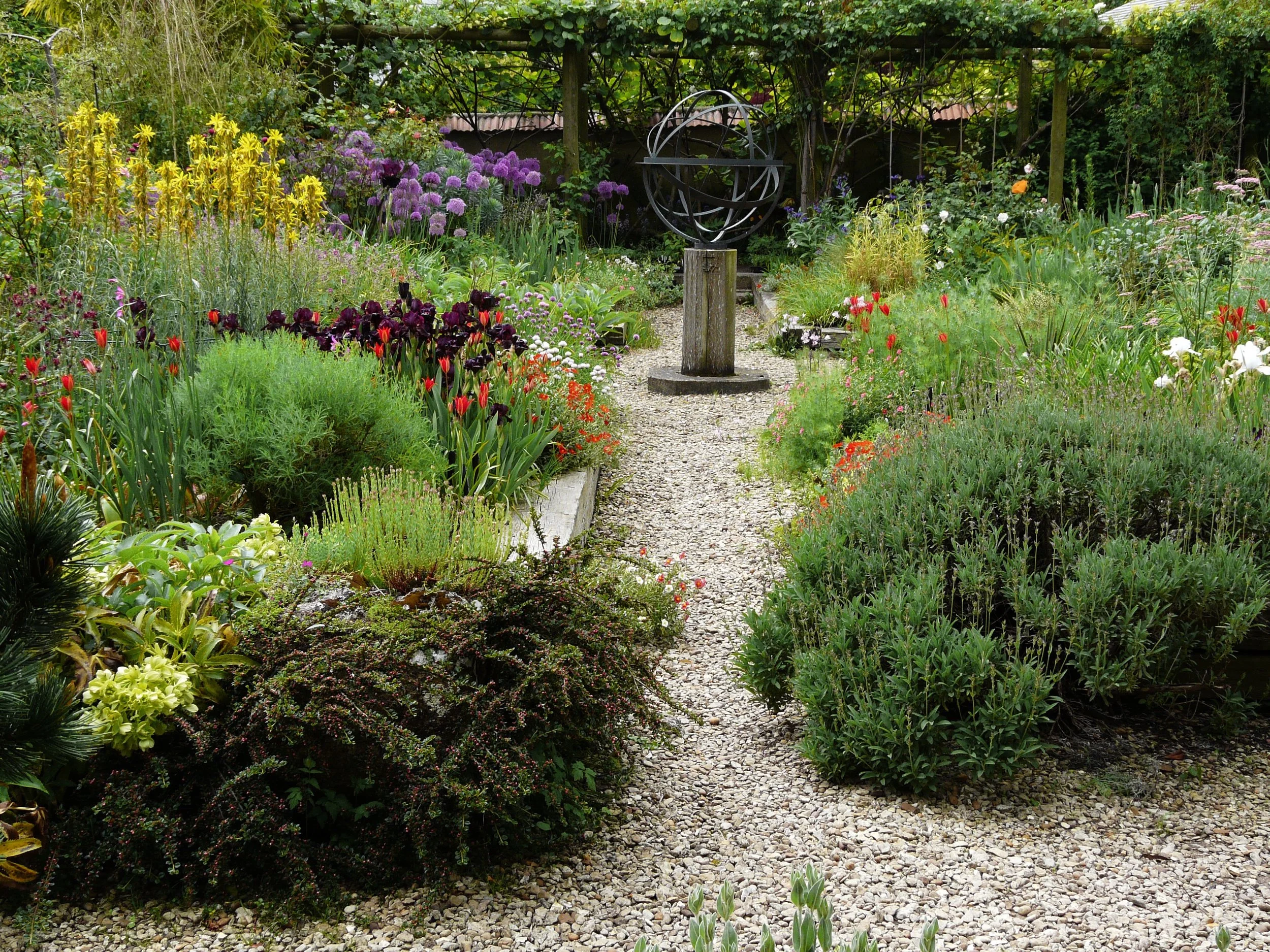 No Man's (the dry garden) in May