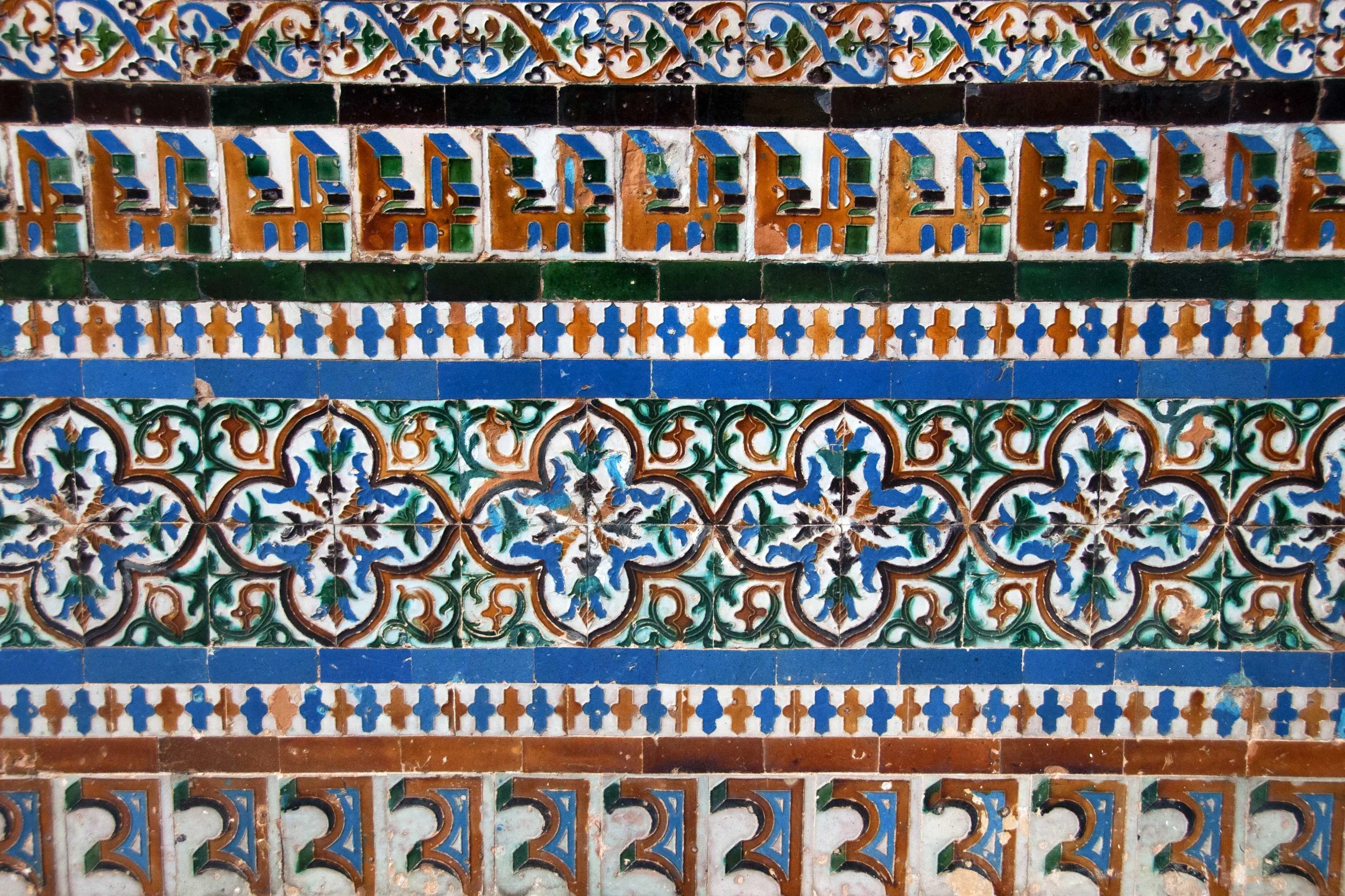 Glazed tile decoration of the walls at Casa de Pilatos