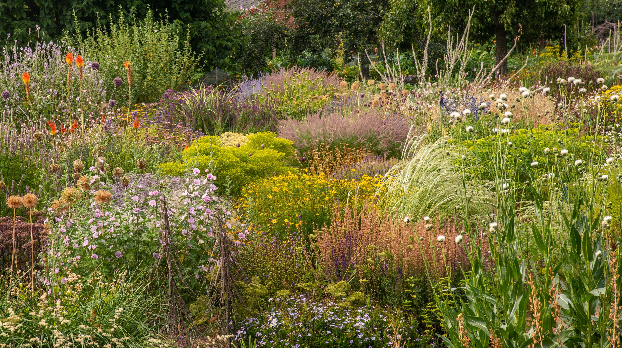 Past Event: Private garden visit to Tom Stuart-Smith's The Barn Garden and neighbouring Serge Hill Garden
