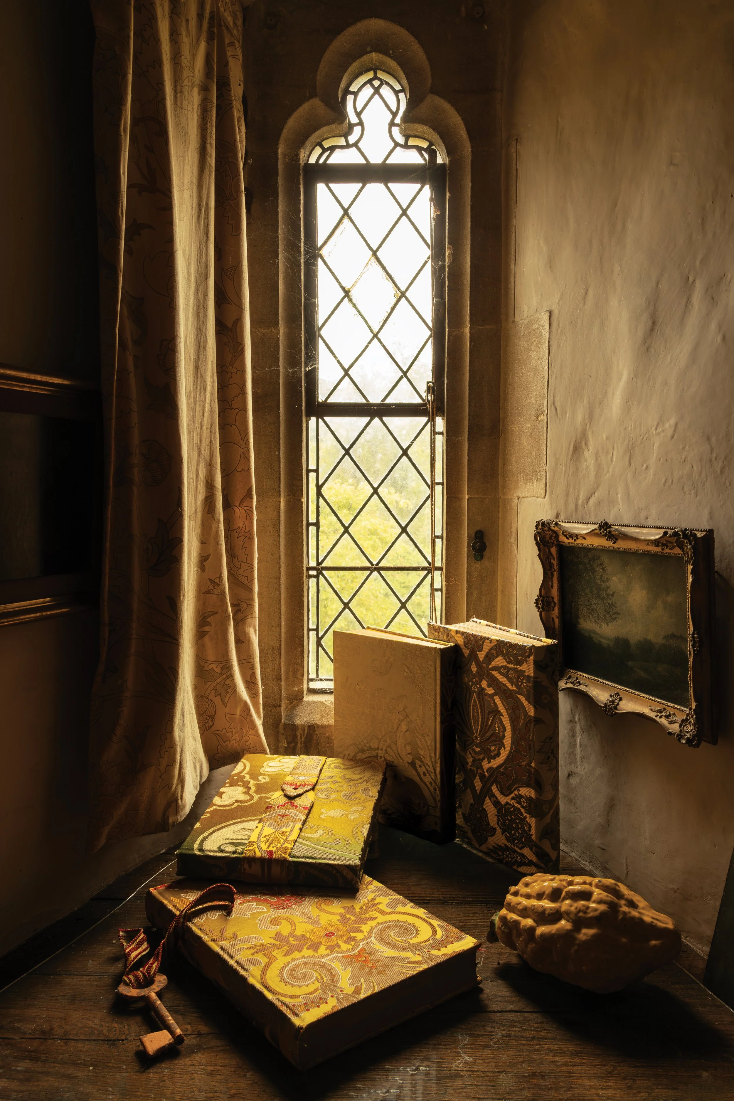 ALEXANDER BAXTER_WoI_Christmas Fabric 2023_Saltwood Castle_RGB11.jpg