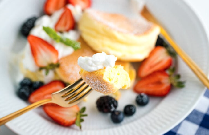 Fluffy Japanese Soufflé Pancakes