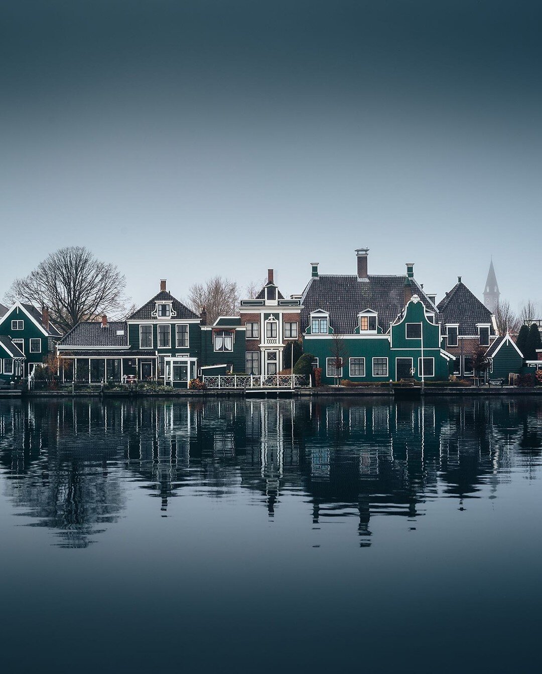 Good morning from The Netherlands!
Finally winter vibes✨✨
.
.
#moodygrams #netherlands #folkscenery #alphacollective #staywander #landscape_captures #earthfocus #earthvisuals #roamtheplanet #exploremore #mirrorpic #discoverearth