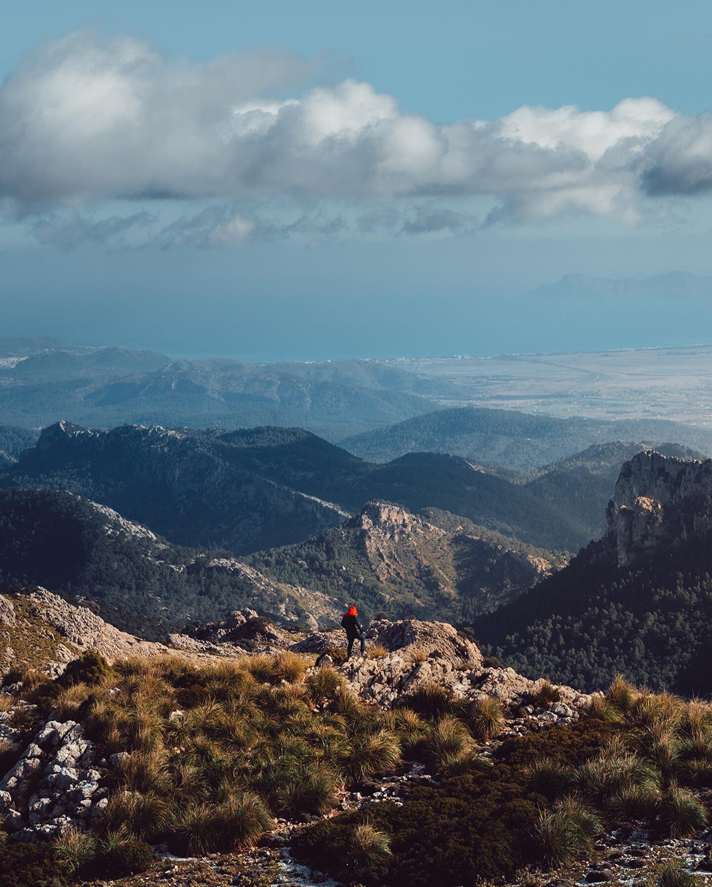 There is nothing for me, like the good feeling to be high in the mountains.
.
.
#mountains #hike #hikemore #moodedits #moodygrams #exploremore #mallorca #mallorcaisland #spain #feelgood #folkscenery #folkgood #landscape