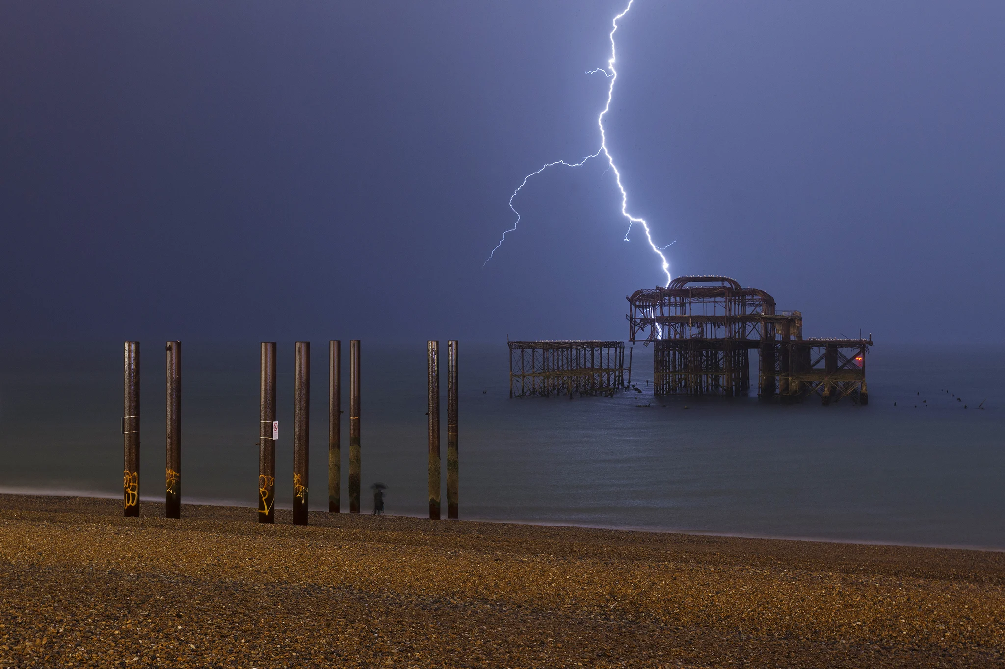 I live close to the West Pier so I can be out there within minutes if something interesting is happening. Lightning Horizon I