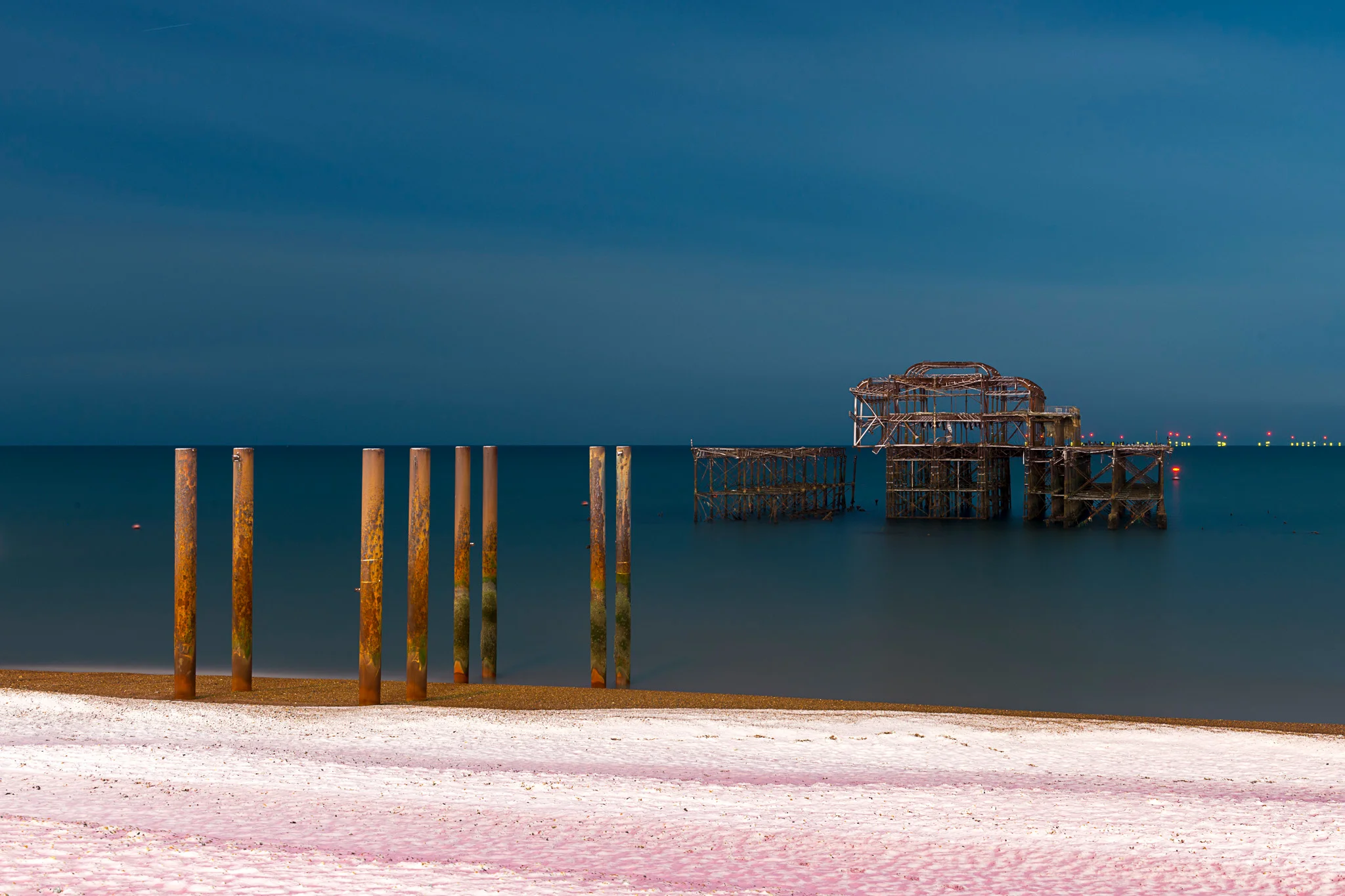 Alex_Bamford_Photography_Brighton_Horizon_night_snow.jpg